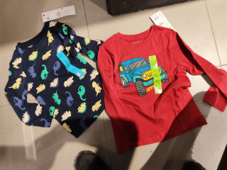 triko červené, 104